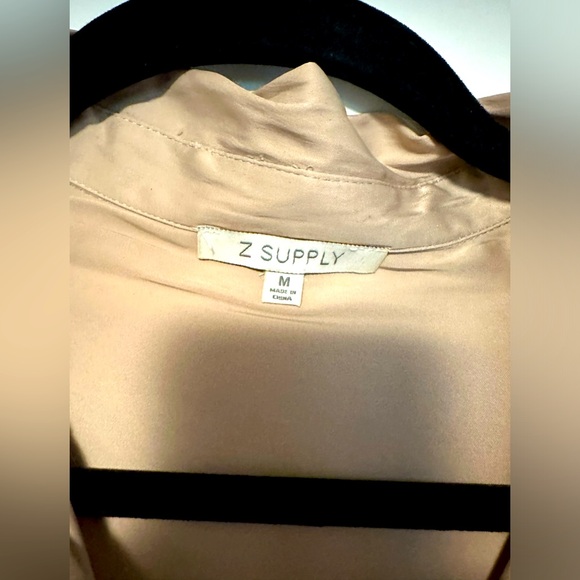 Z Supply gold blouse size medium - Picture 3 of 3